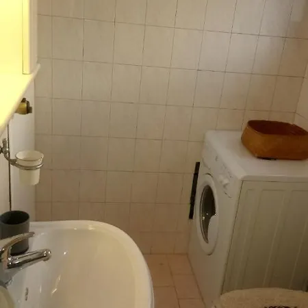 Phoeve Apt-lovely 1-br Near The * Kalathász
