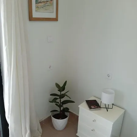 Phoeve Apt-lovely 1-br Near The *