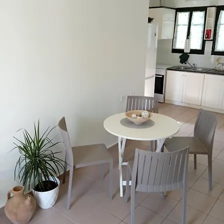 Phoeve Apt-lovely 1-br Near The